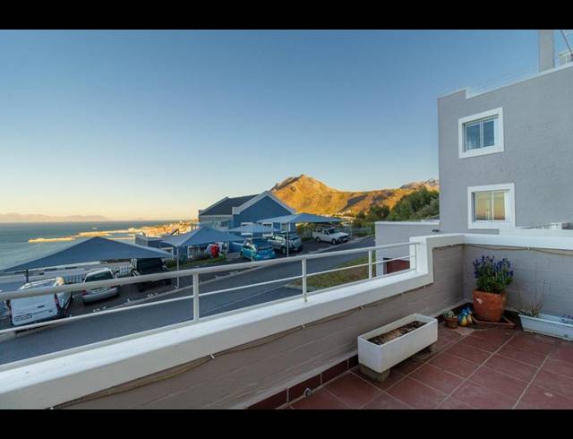 3 BEDROOM DUPLEX FOR SALE IN SIMONSTOWN